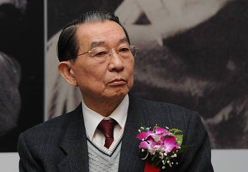 傅敏校友是北京市中学英语特级教师