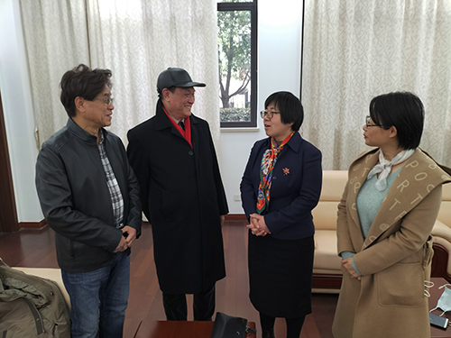 会前交谈.jpg