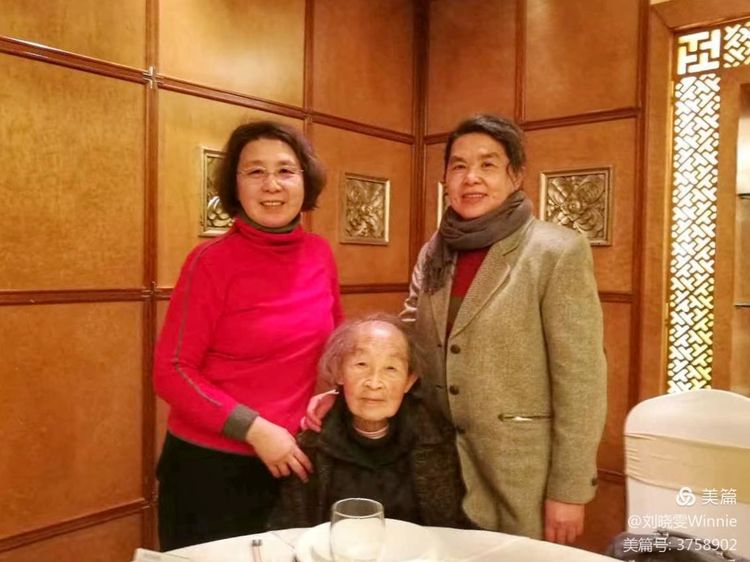 和家人在一�?.jpg