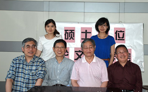 参加学生硕士论文答辩.jpg