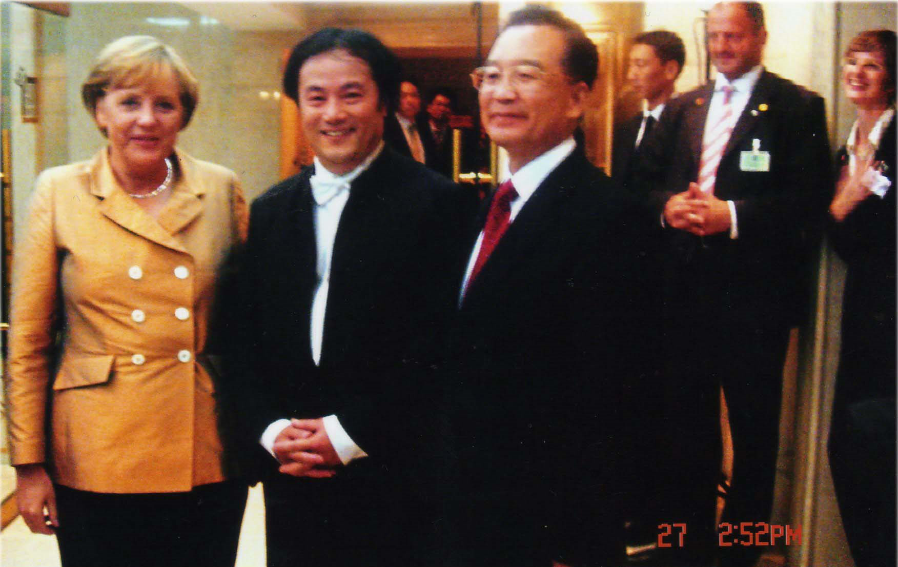 27.我为汤沐海制作礼服，前台指挥后台见大人物.jpg