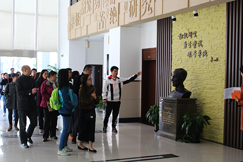 参观校史.JPG