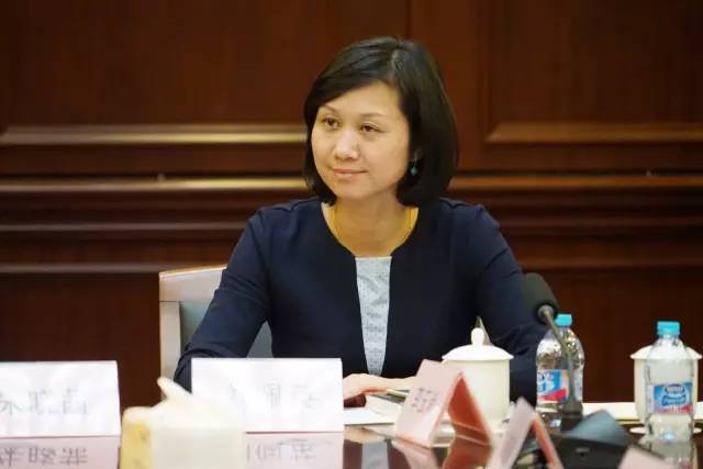 刘佩英.jpg