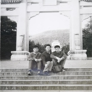 左.jpg