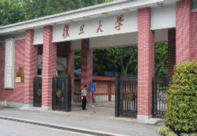 校门.jpg